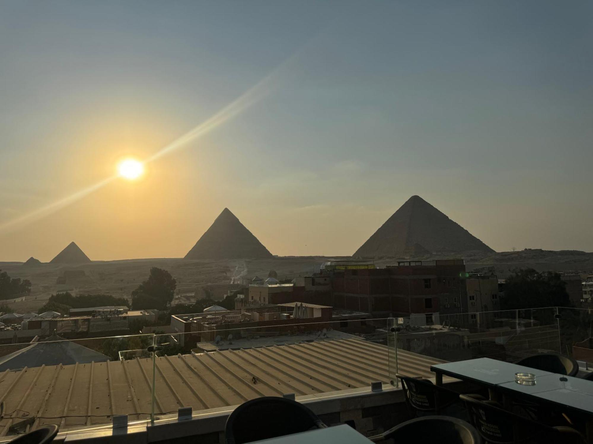 Pyramids And Sphinx Hotel Kafret el-Gabal 外观 照片